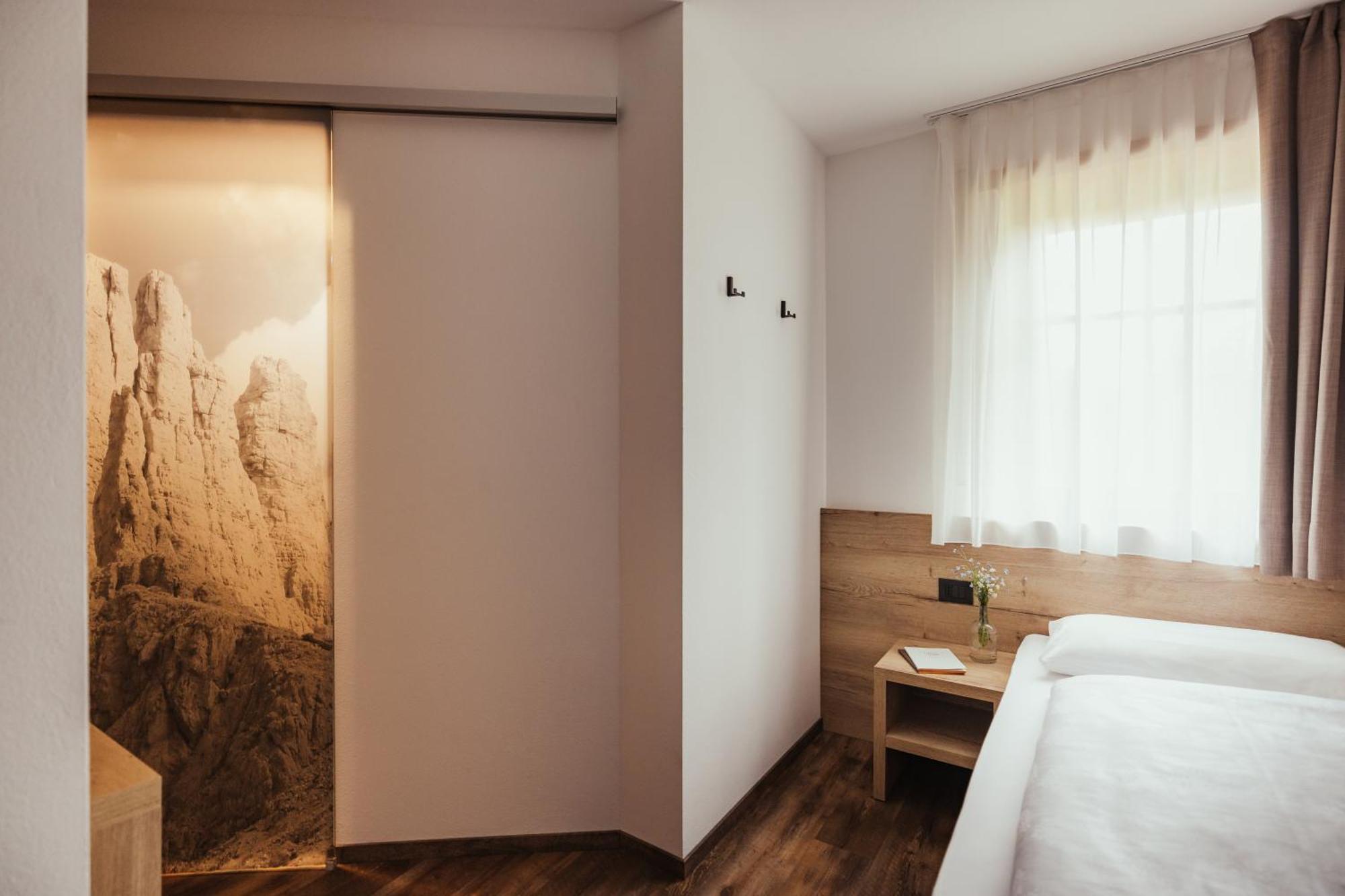 Hotel Leonard Nova Ponente Dış mekan fotoğraf