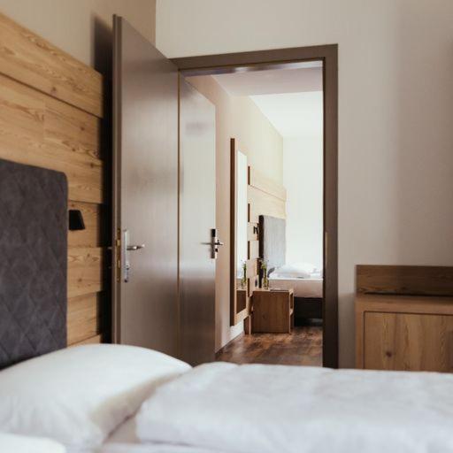 Hotel Leonard Nova Ponente Dış mekan fotoğraf